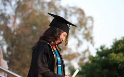 Postai úton is átvehetőek lesznek a diplomák