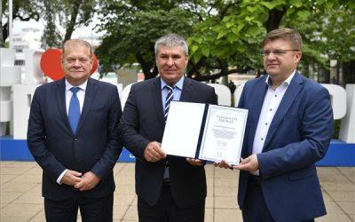 Kétszázezer embernek segítettek a bértámogatási programokkal