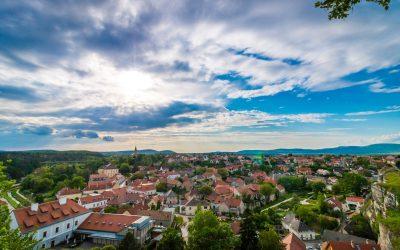 Settlements with fewer than five thousand inhabitants: 100% support, 7 development areas