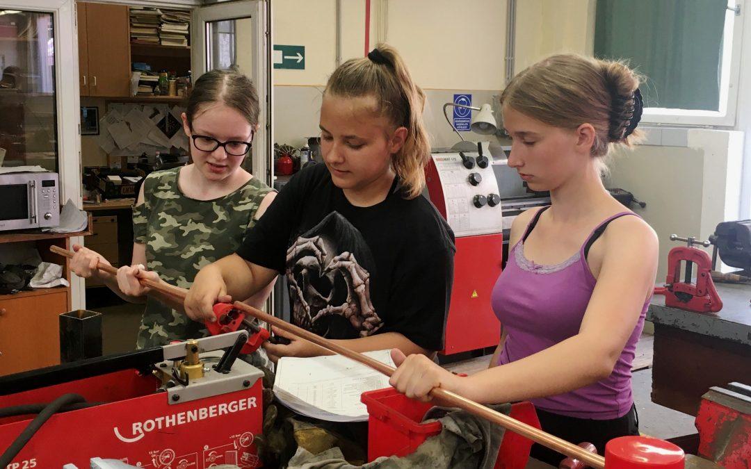 Gőzerővel startolt a Kamara pályaorientációs nyári tábora