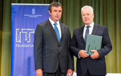 Kamarai tagunk jelentős elismerésekben részesült