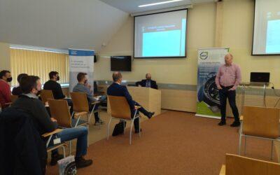 Üvegkapu: 700 millió forint fölött