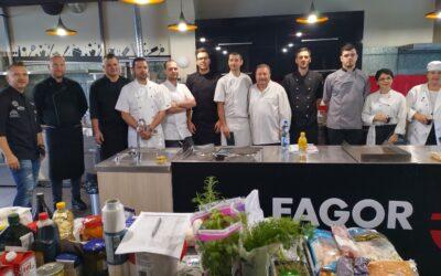 Szakács mesterjelöltek gyakorolhattak a Baromfiudvar 2002 Kft. bemutatókonyháján! 