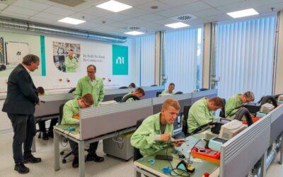 Világszínvonalú tanműhely az NI debreceni gyárában