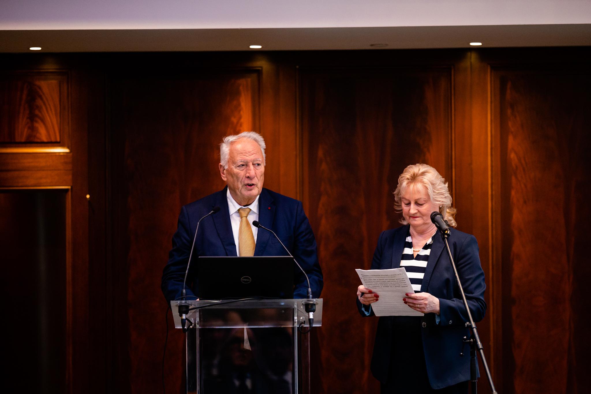 tax calculator money numbers