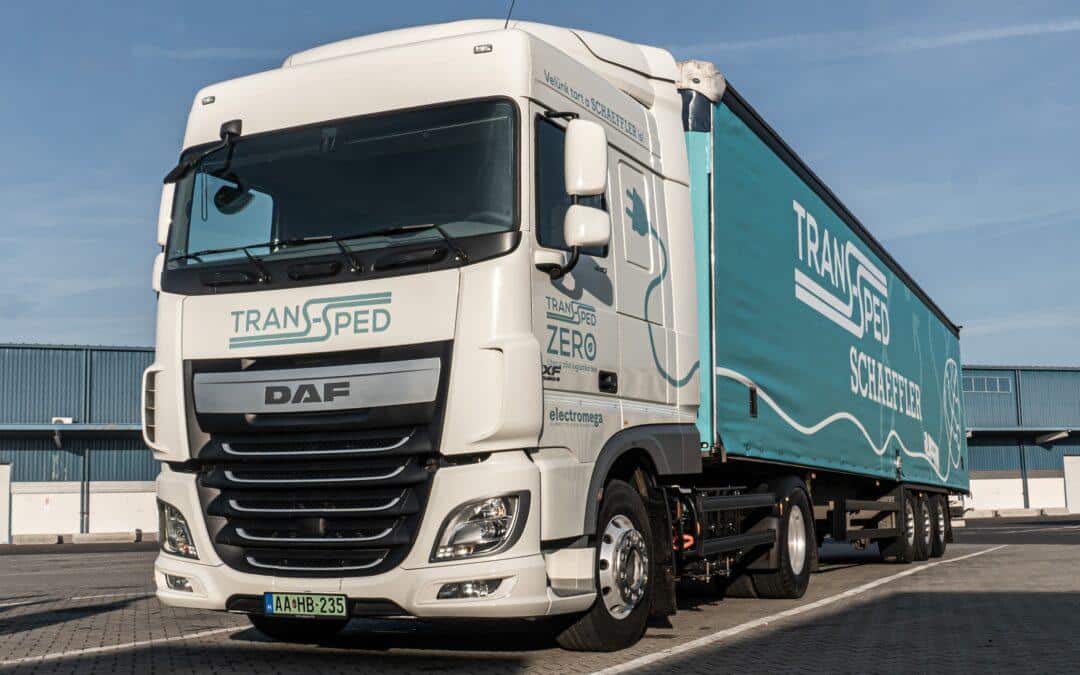 Re-vontatót helyez üzembe a Trans-Sped: dízelből átalakított elektromos vontató áll üzembe Debrecenben