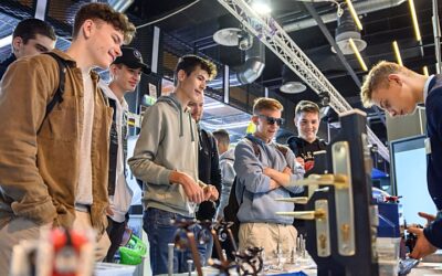 Mintegy 80 kiállító mutat utat a fiataloknak a debreceni szakma- és karrierkínálatról a Hello, szakma! kiállításon