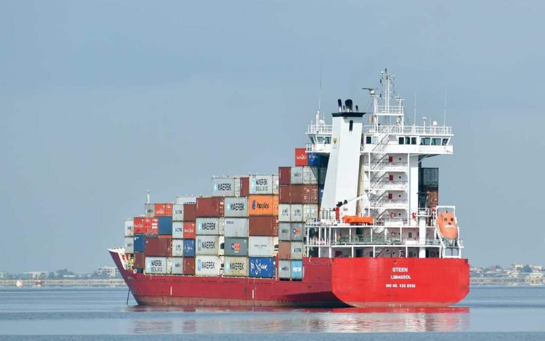 Egy újabb logisztikai pillangóhatás: Felfüggesztették a hajózást a Vörös-tengeren