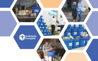 Kamaránk is segít a kék vödrök megtöltésében