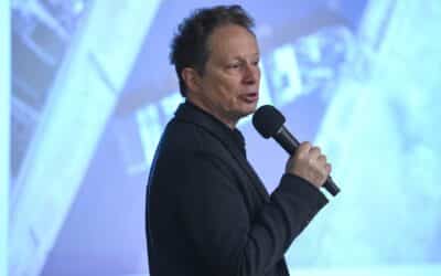 Hajdúszoboszlón is inspiráló előadással motiválta  a vállalkozókat Geszti Péter