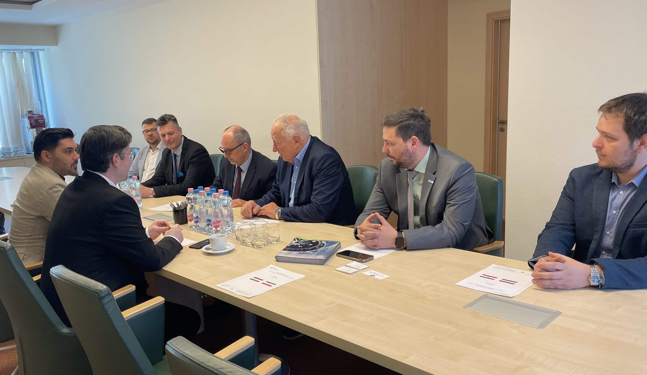 acronym bmw 1368279 960 720